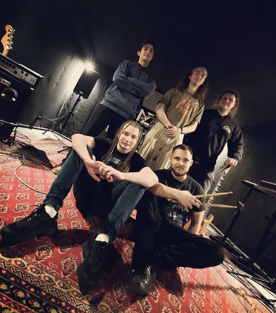 Zespół po próbie w MZx Studio